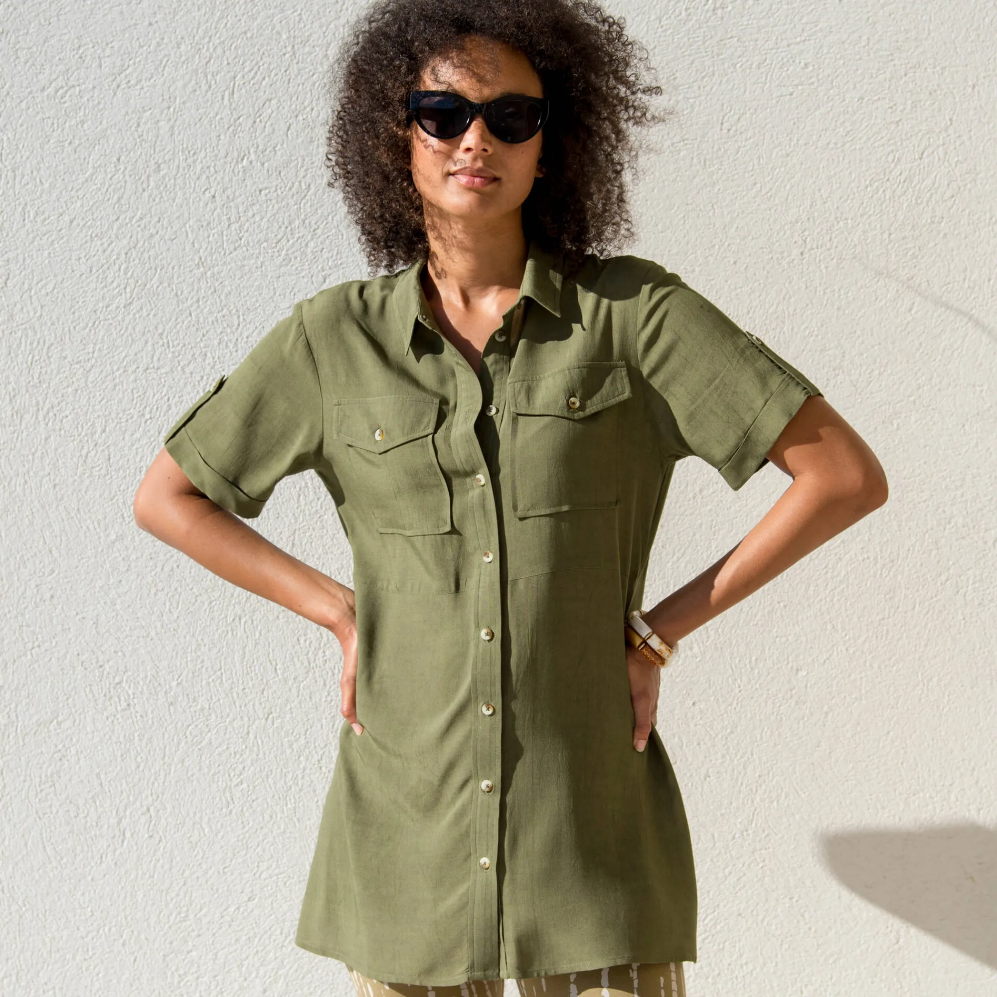 Bloes En Tuniek<Blancheporte Lange, effen tuniek in bloesmodel met zakken, korte mouwen kaki