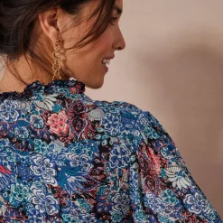 Jurk<Lora Zellini Lange jurk met bloemenprint en afwerkingen in macramé marine / blauw