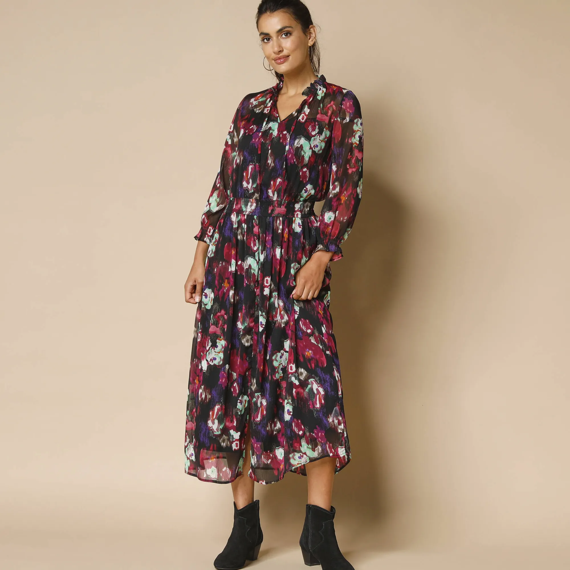 Feestoutfits Dames|Jurk<Blancheporte Lange jurk met smokwerk aan de taille, bedrukte voile zwart / veelkleurig