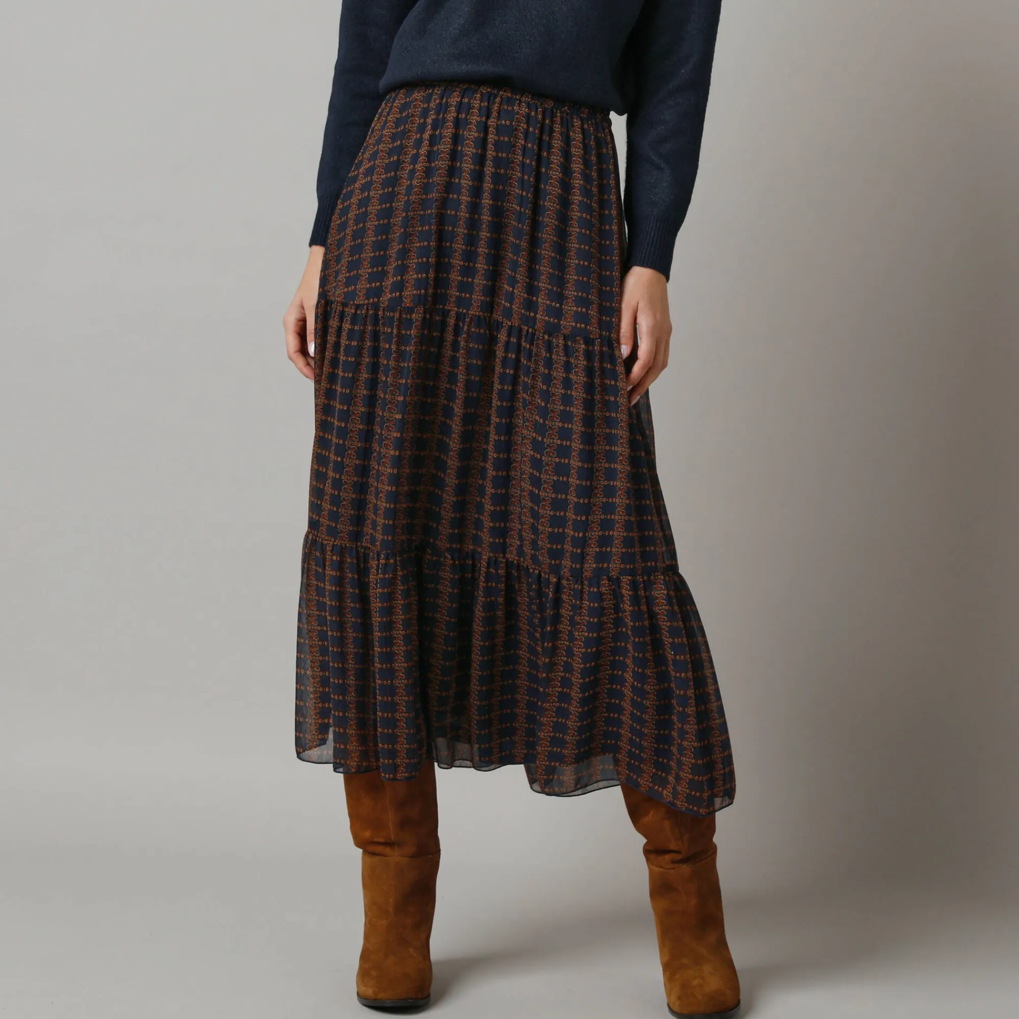 Rok<Lora Zellini Lange rok met fronsrokvolume, bedrukte voile marine / hazelnootbruin