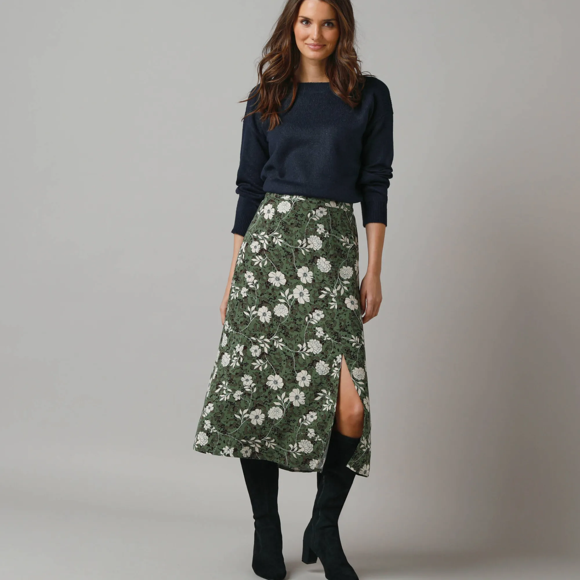 Rok<Lora Zellini Lange rok met split, bloemenprint kaki / ecru