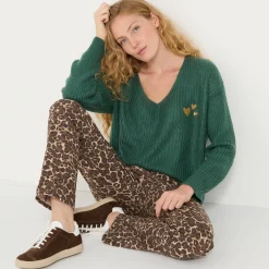 Trui En Vest<Blancheporte Loose trui met V-hals en geborduurde hartjes, patenttricot groen