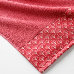 Badhanddoek<Colombine Lusjesbadstof 420g/m2, sierrand met ginkgo print framboos