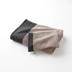 Badhanddoek<Colombine Lusjesbadstof 420g/m2, sierrand met ginkgo print chocolade