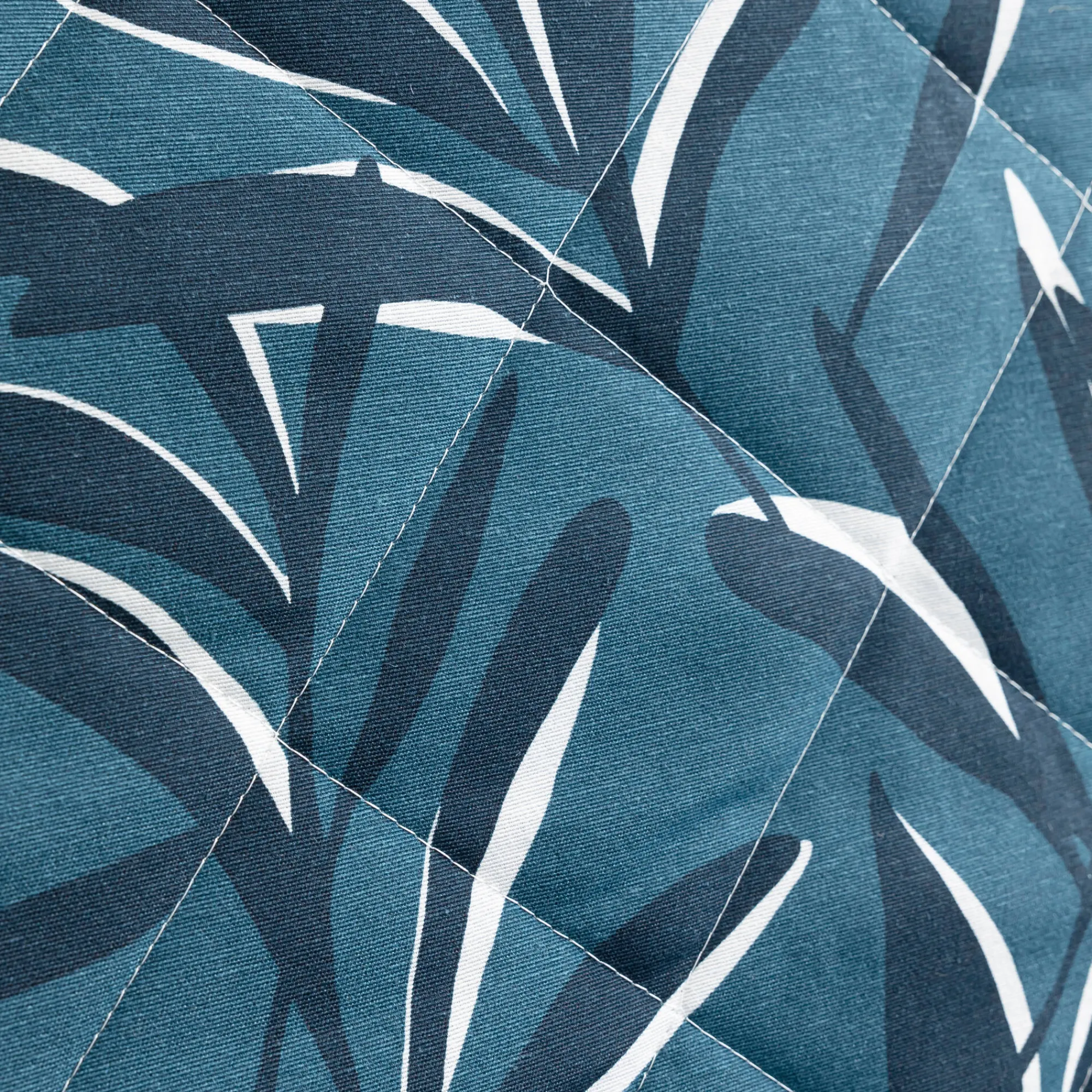 Zitbankhoes<Blancheporte Matelasserde hoes voor clic-clac met bladerenprint blauw