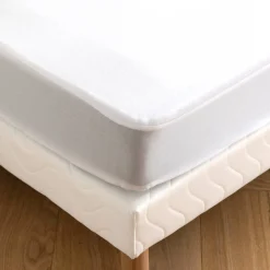 Matrasbeschermer<Blancheporte Matrasbescherm in ondoorlatende microvezel, speciaal voor gelede bedbodem wit