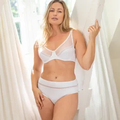 Beha<Confidence Lingerie Minimizerbeha in microvezel en tule Paia, met beugels wit