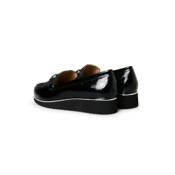 Derby's En Mocassins|Schoenen<PédiConfort Mocassins met sleehak en fantasiejuweel in lakleer zwart