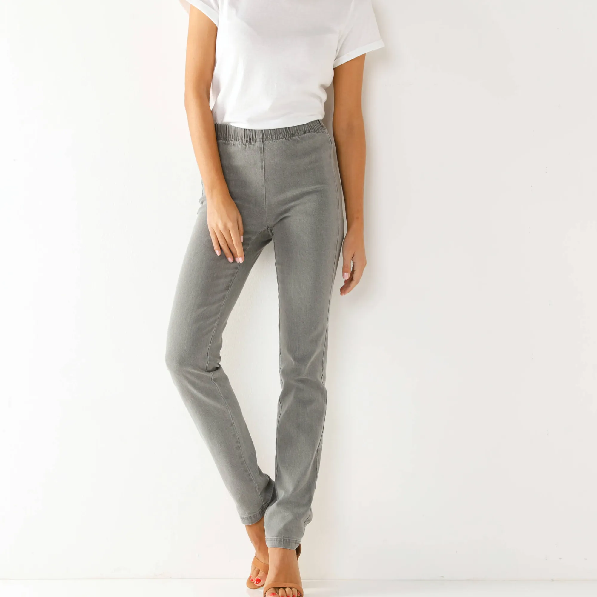 Jeans<Blancheporte Modellerende jeans met 'platte buik' effect en elastische taille grijs