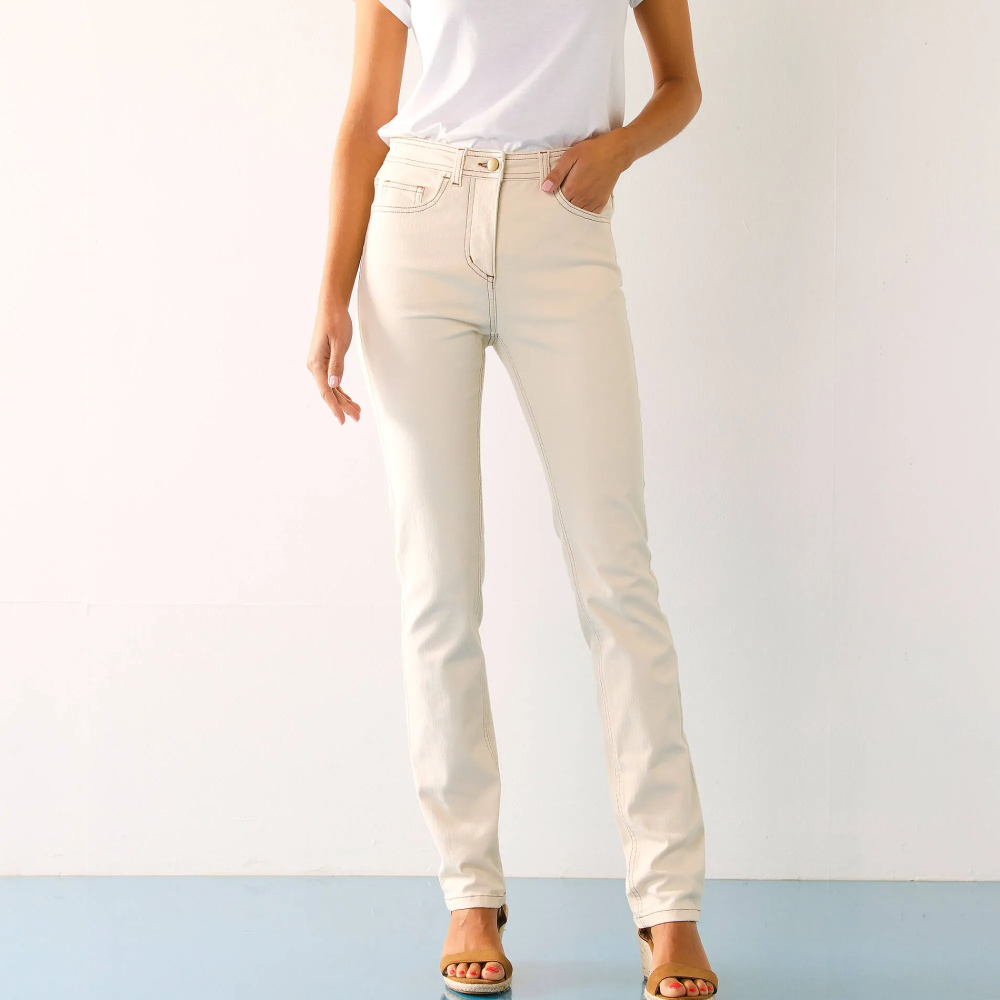 Broek<Blancheporte Modellerende rechte broek, corrigerende versteviging ecru