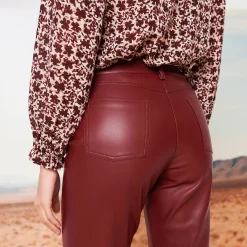 Broek<Lora Zellini Nauwsluitende 7/8-broek, gecoat aspect bordeaux