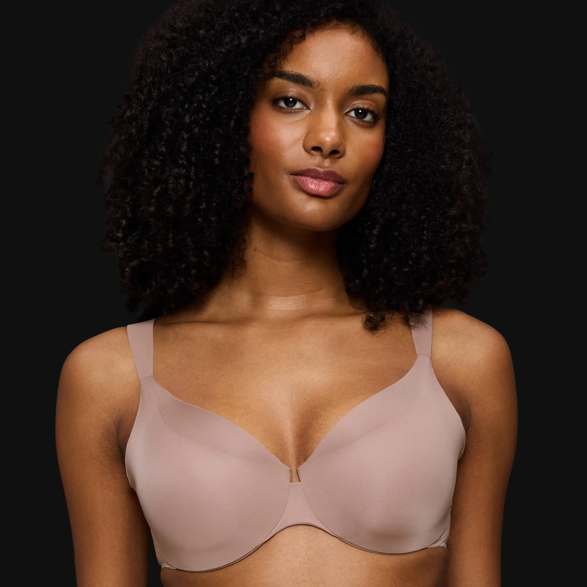 Beha<Triumph Omhullende beha "Illusion curves" - beugels rosébeige