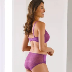 Beha<Confidence Lingerie Omhullende beha in kant Isili - zonder beugels paars