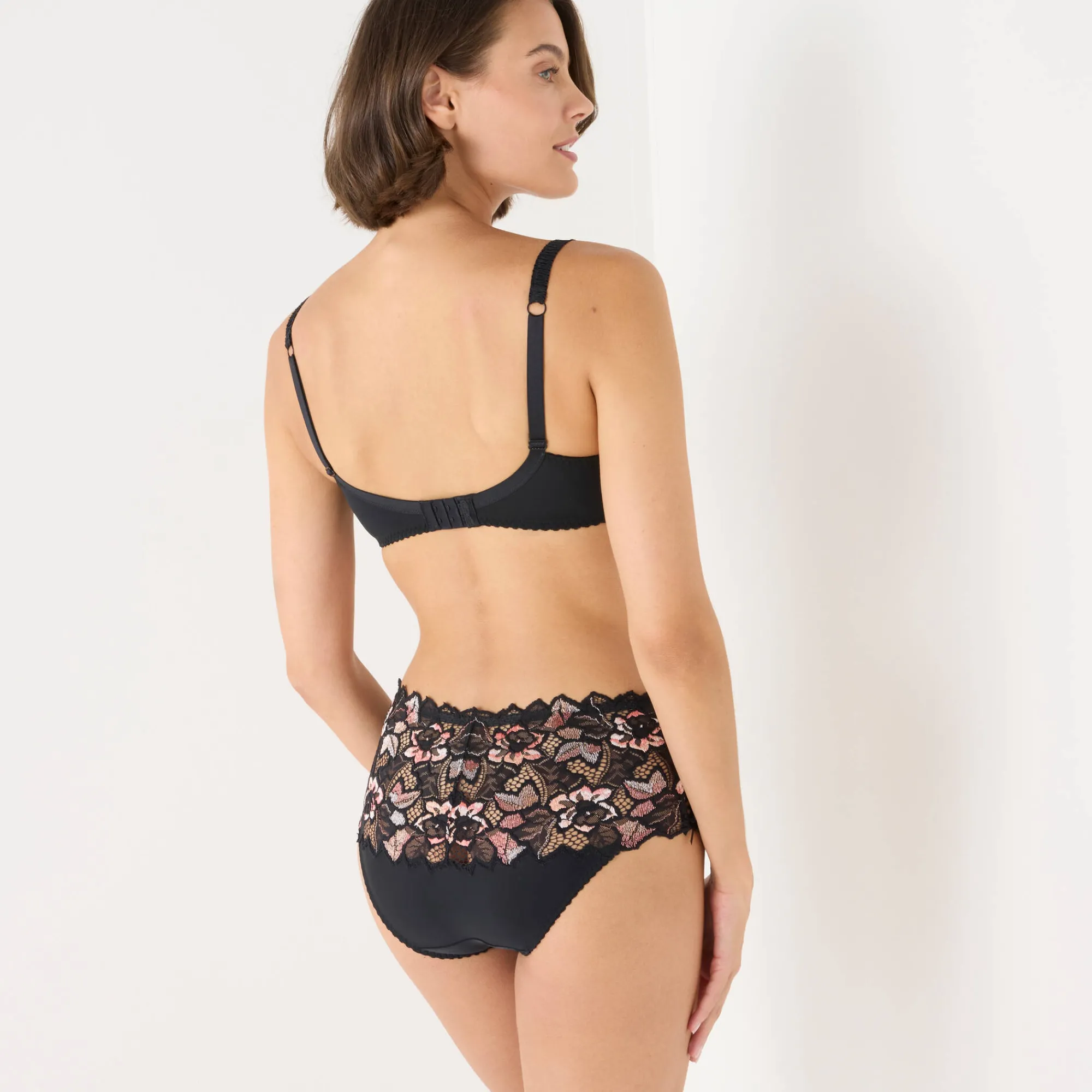 Feestelijke Lingerie|Beha<Sans Complexe Omhullende beha in tweekleurige kant Arum Cabaret - met beugels zwart