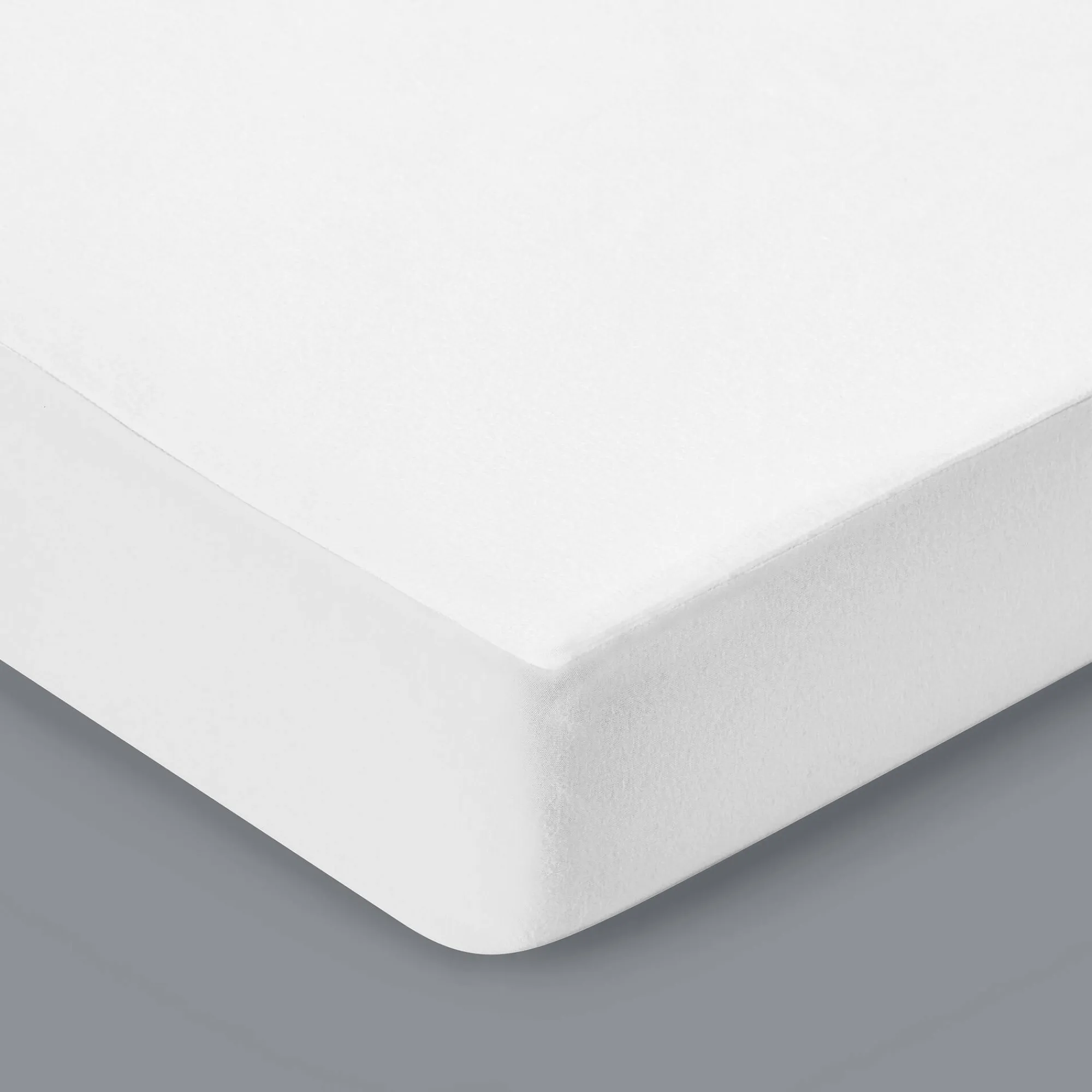 Matrasbeschermer<Blancheporte Ondoorlatende matrasbeschermer in molton van gerecycleerd katoen, hoeken van 29 cm wit