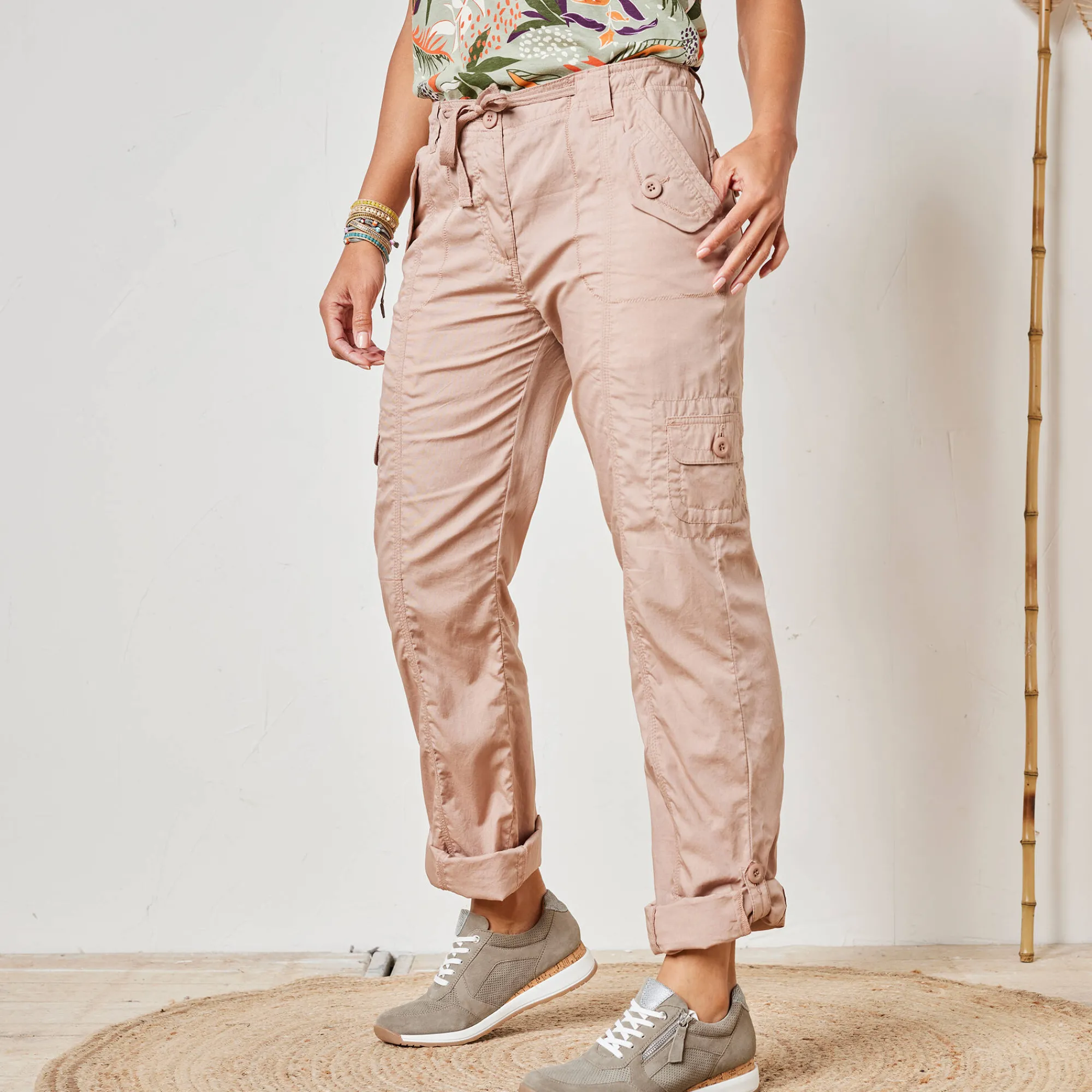Broek<Blancheporte Oprolbare broek in battlestijl lichttaupe