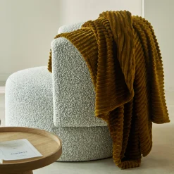 Plaid<Blancheporte Plaid met ribbeleffect en pluchetouch oker