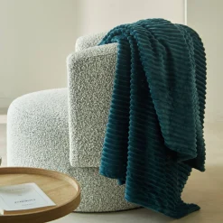 Plaid<Blancheporte Plaid met ribbeleffect en pluchetouch pauwblauw