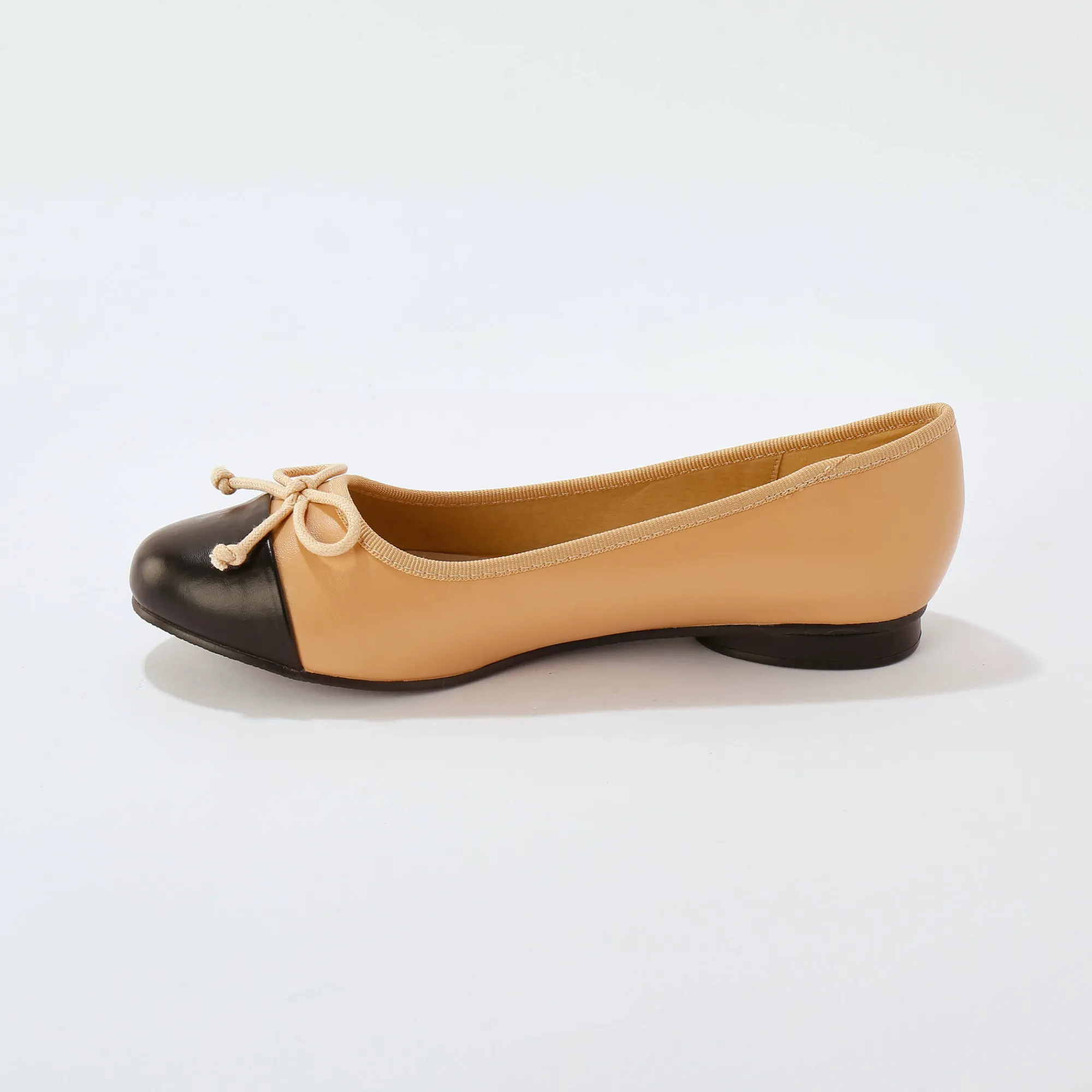Ballerina's|Schoenen<Blancheporte Platte, tweekleurige ballerina's ecru / zwart