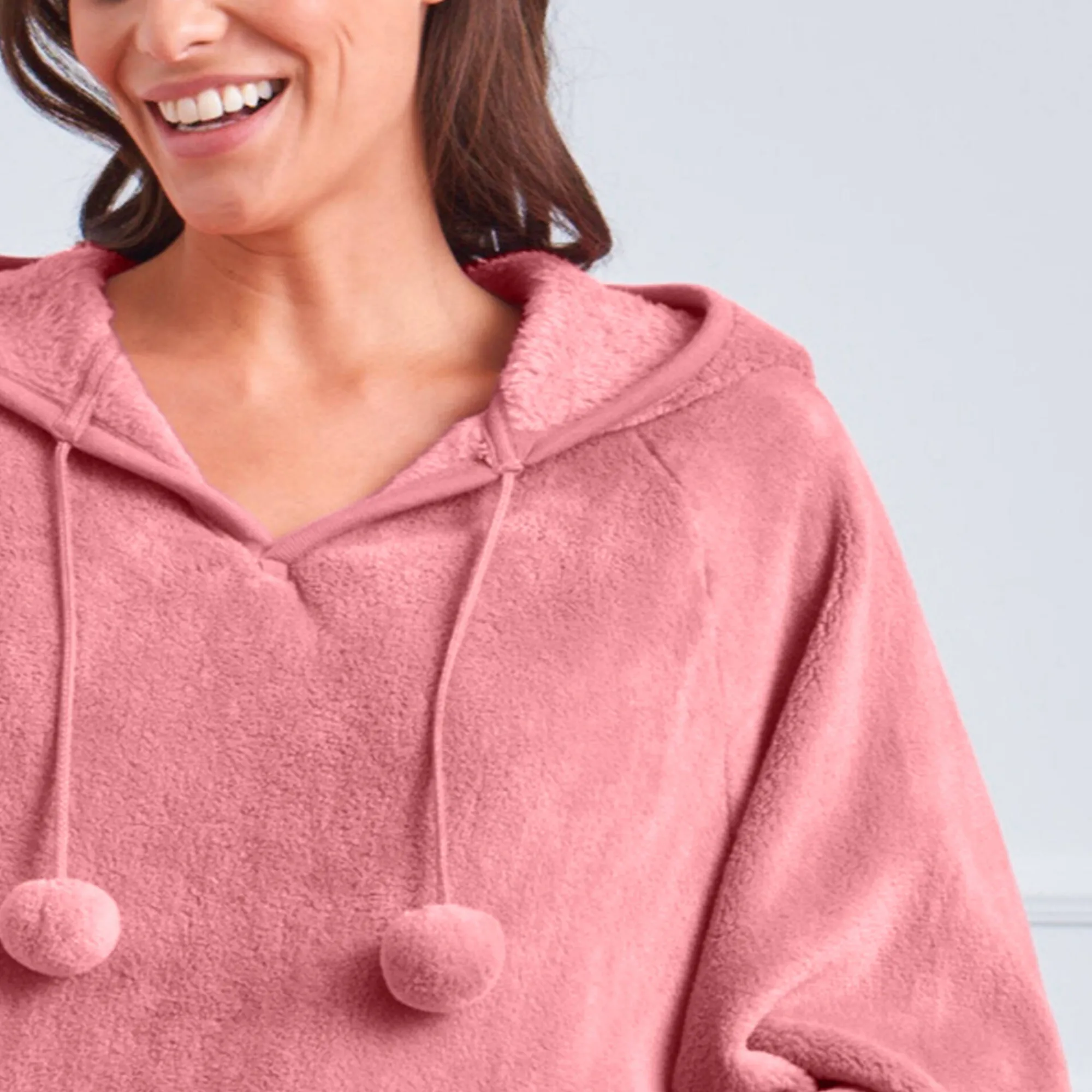 Peignoir En Kamerjas<Blancheporte Poncho in fleece met pluchetouch en kap poederroze