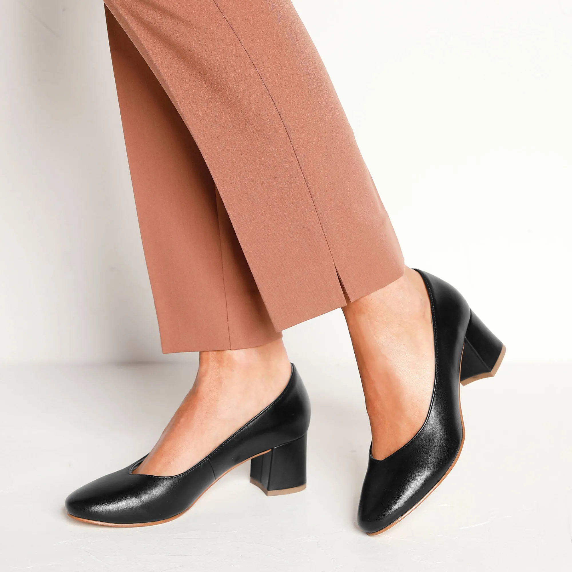 Feestelijke Schoenen|Pumps<Blancheporte Pumps in glad leer met ronde neus zwart