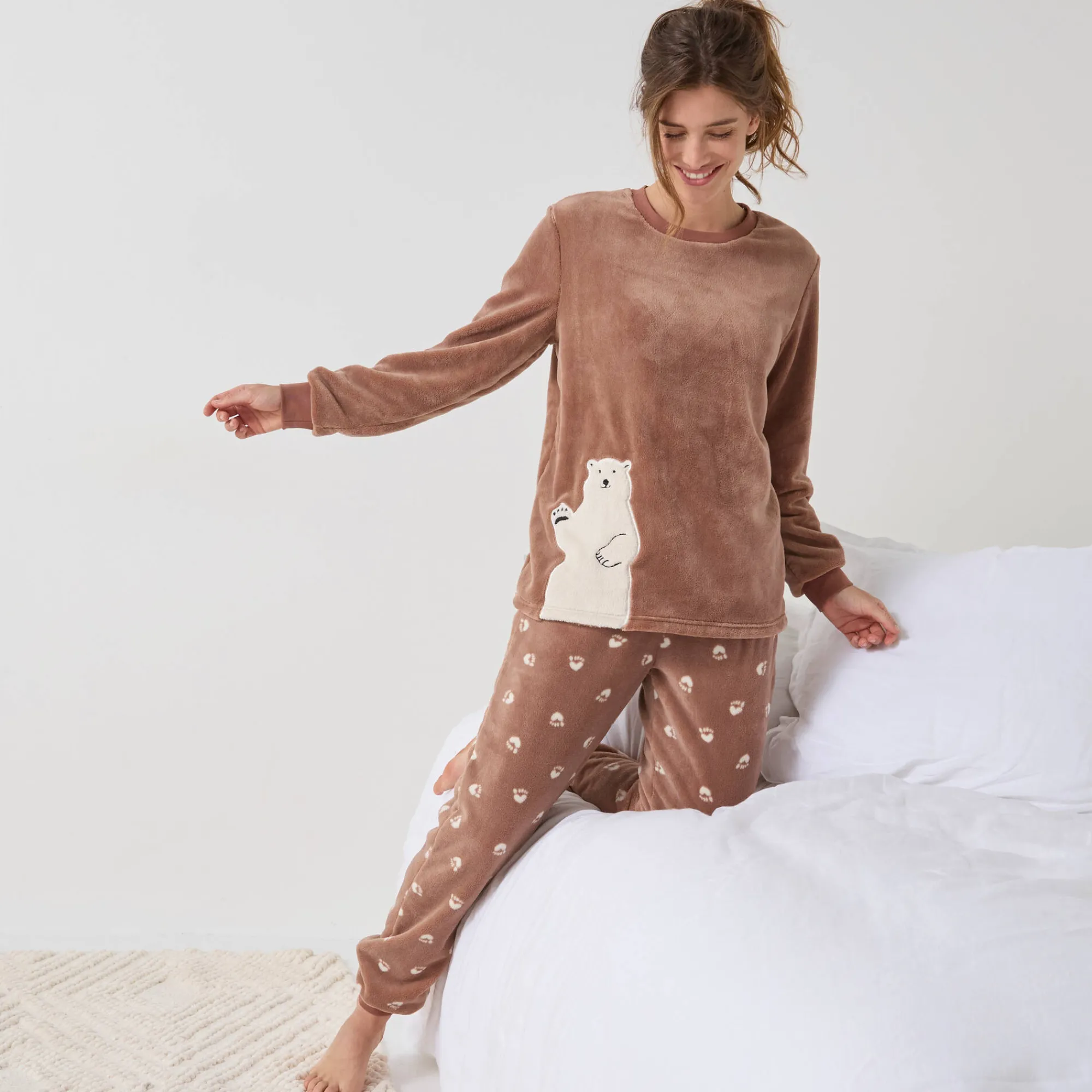 Pyjama<Blancheporte Pyjama in fleece 'ijsbeer' motief, lange mouwen karamel