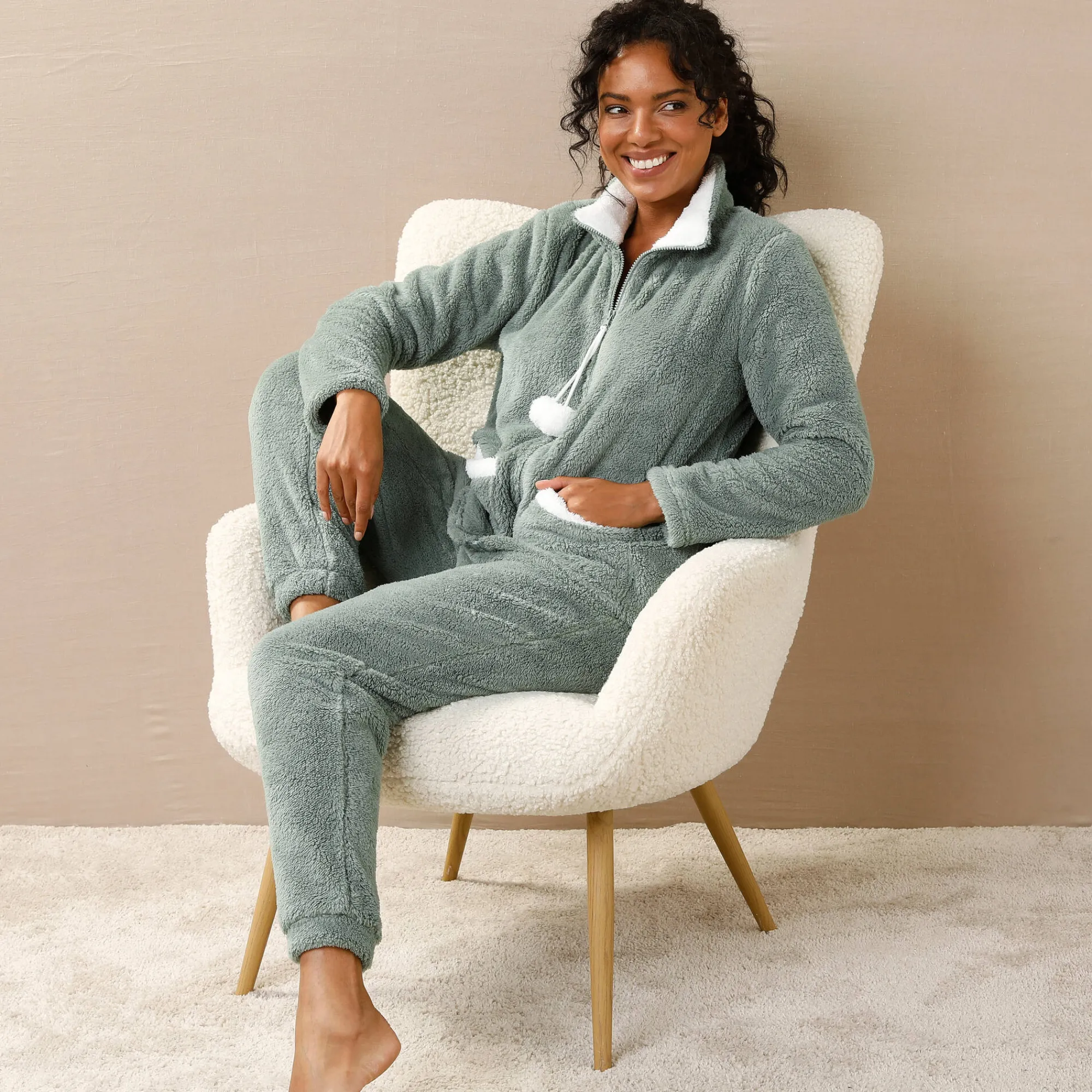 Pyjama<Blancheporte Pyjama in fleece, jasje met rits en pompons kaki / ecru