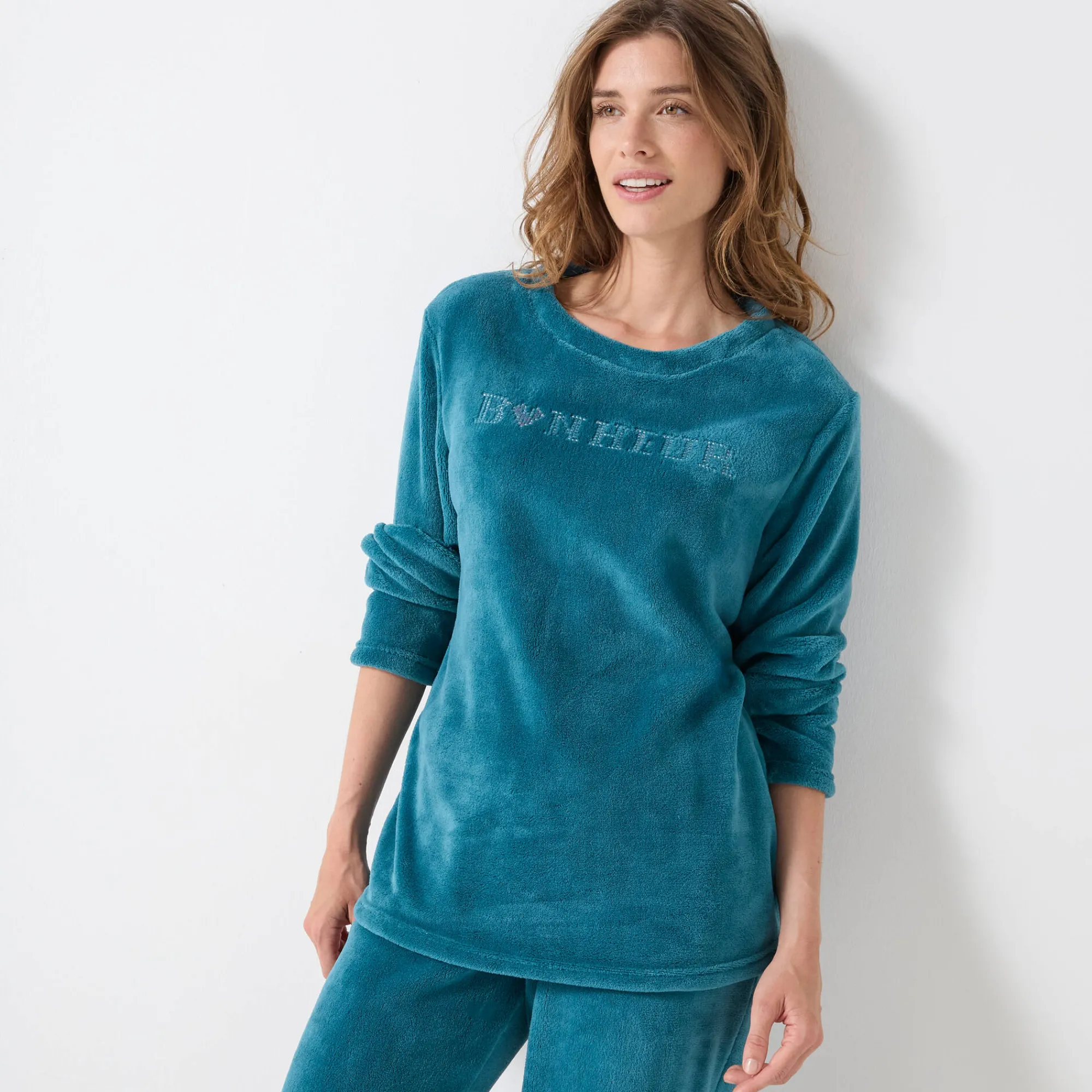 Pyjama<Blancheporte Pyjama in fleece met 'bonheur' borduursel, lange mouwen eendenblauw