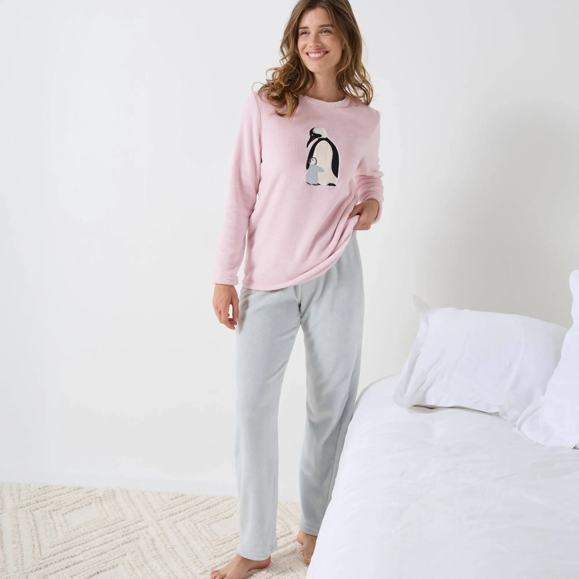 Pyjama<Blancheporte Pyjama in fleece met 'pinguïn' motief, lange mouwen roze / grijs
