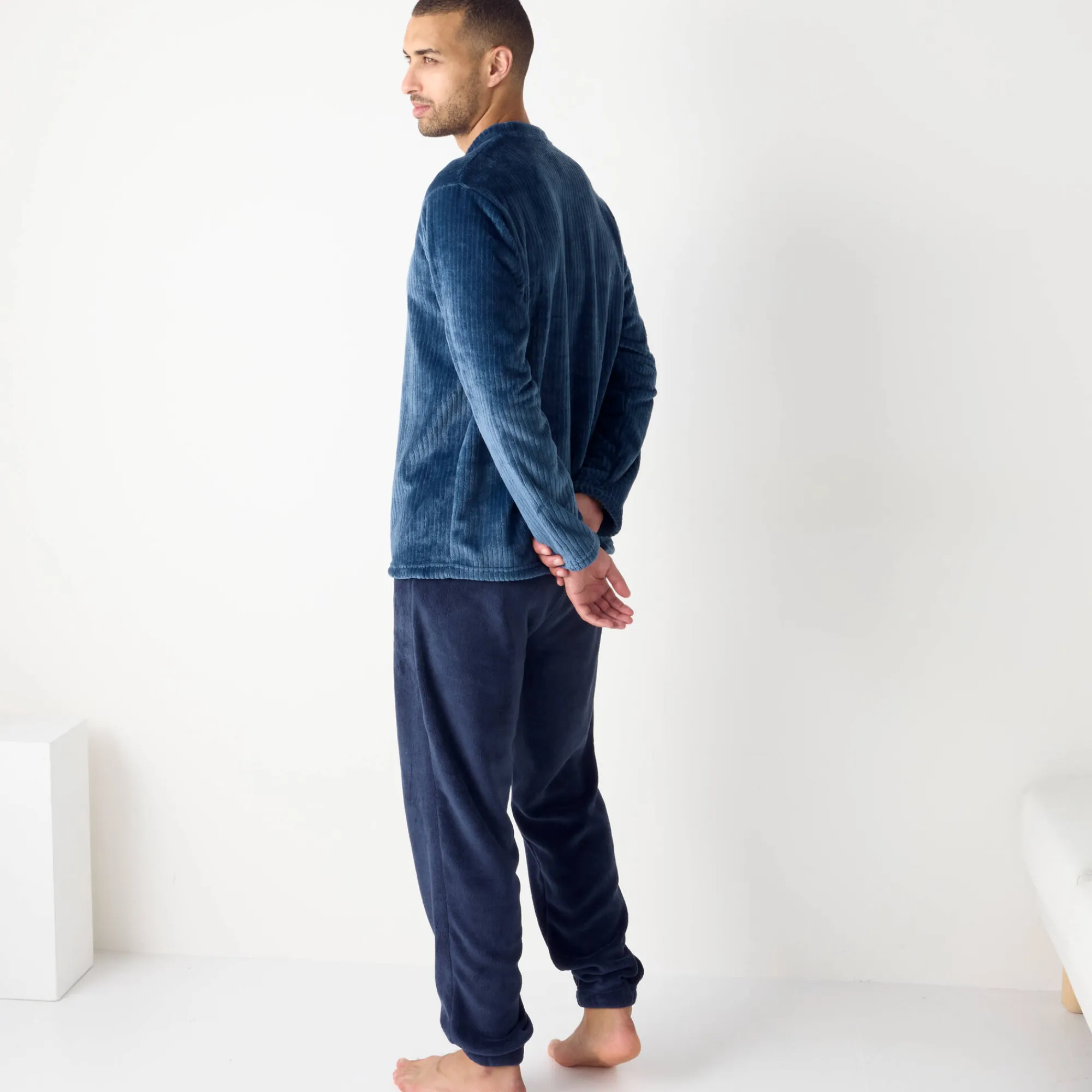 Pyjama En Kamerjas<Blancheporte Pyjama in fleecetricot met textuur, pluchen touch blauw / marine