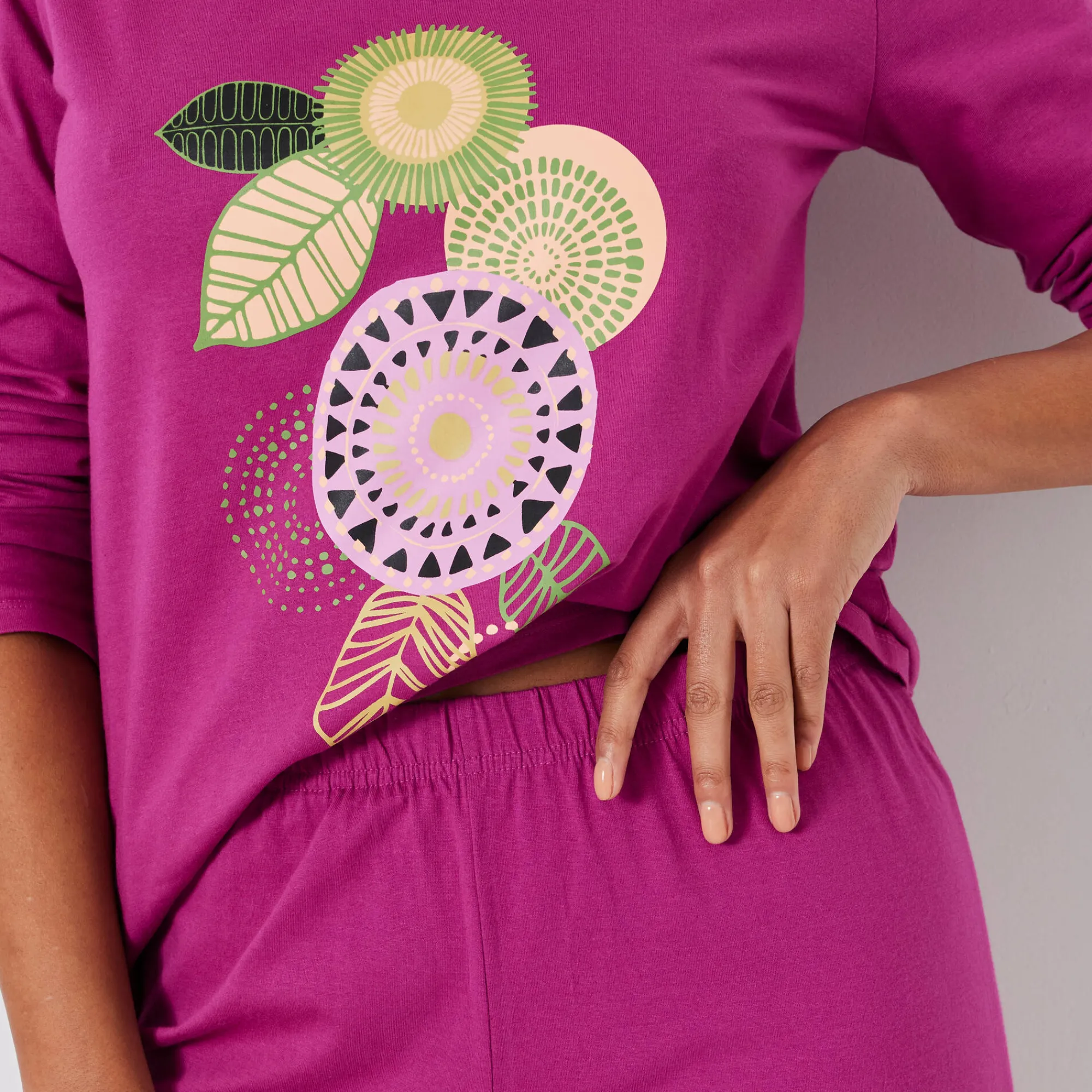 Pyjama<Blancheporte Pyjama met lange mouwen en rozettenmotief violine