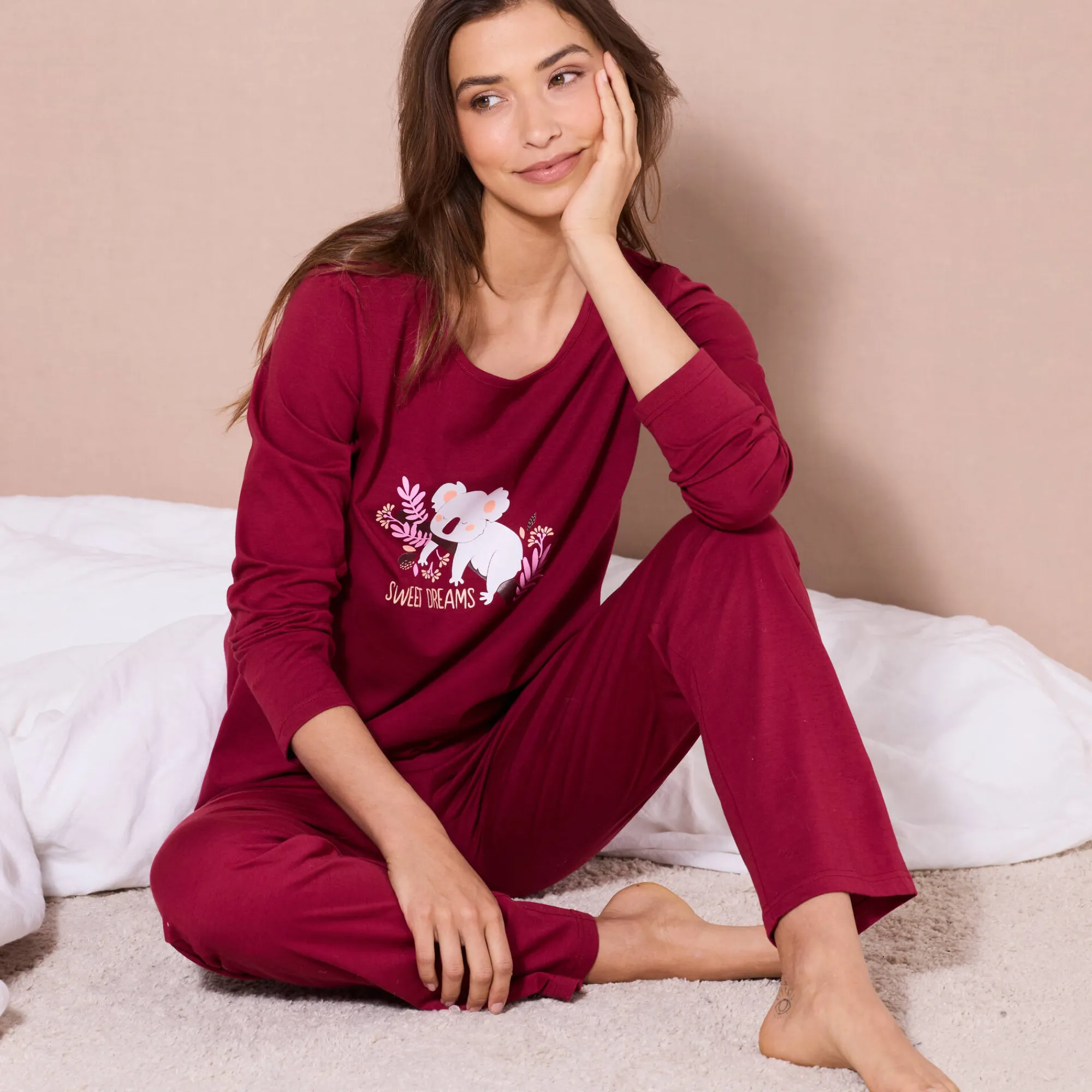 Pyjama<Blancheporte Pyjama met lange mouwen en "koala" motief kersenrood