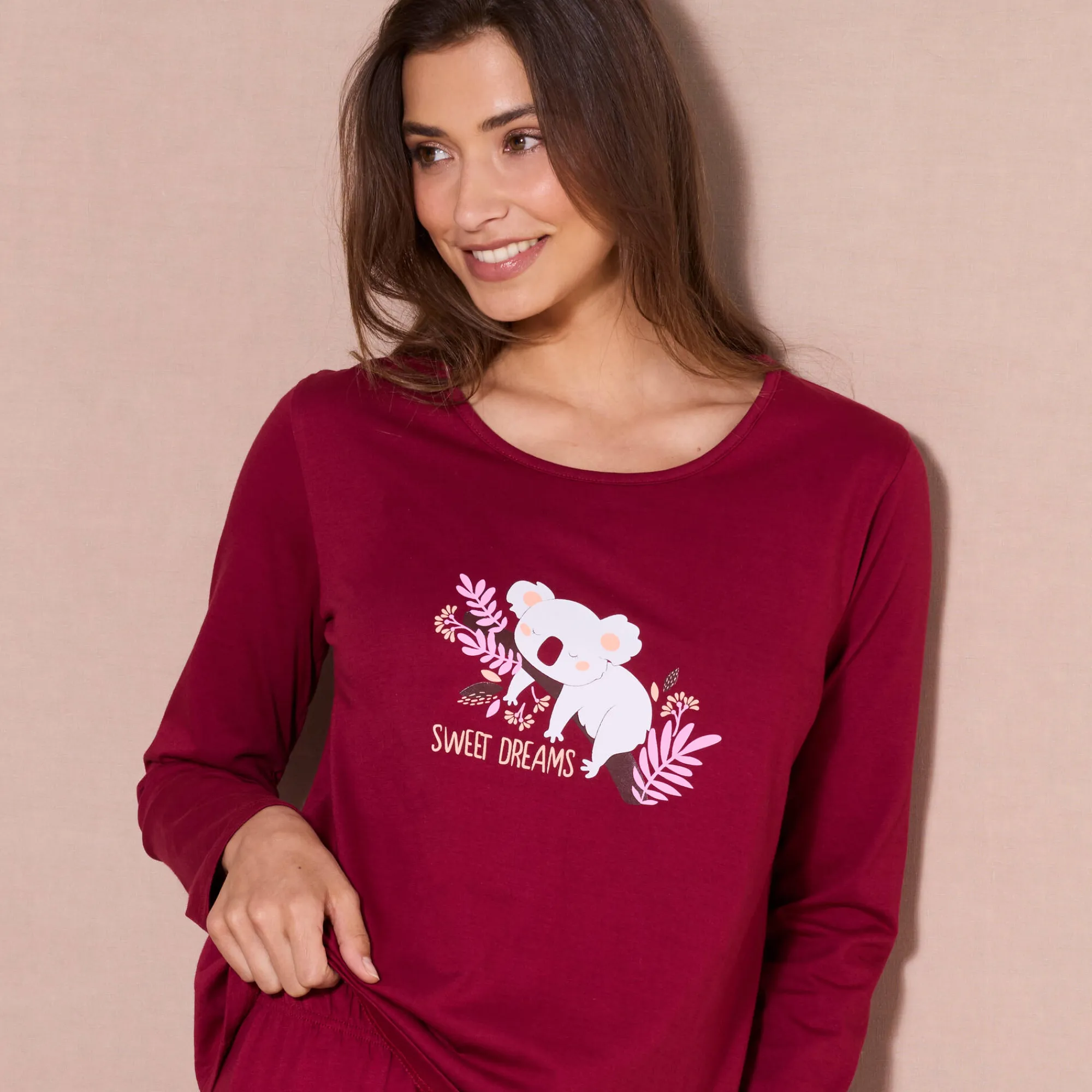 Pyjama<Blancheporte Pyjama met lange mouwen en "koala" motief kersenrood