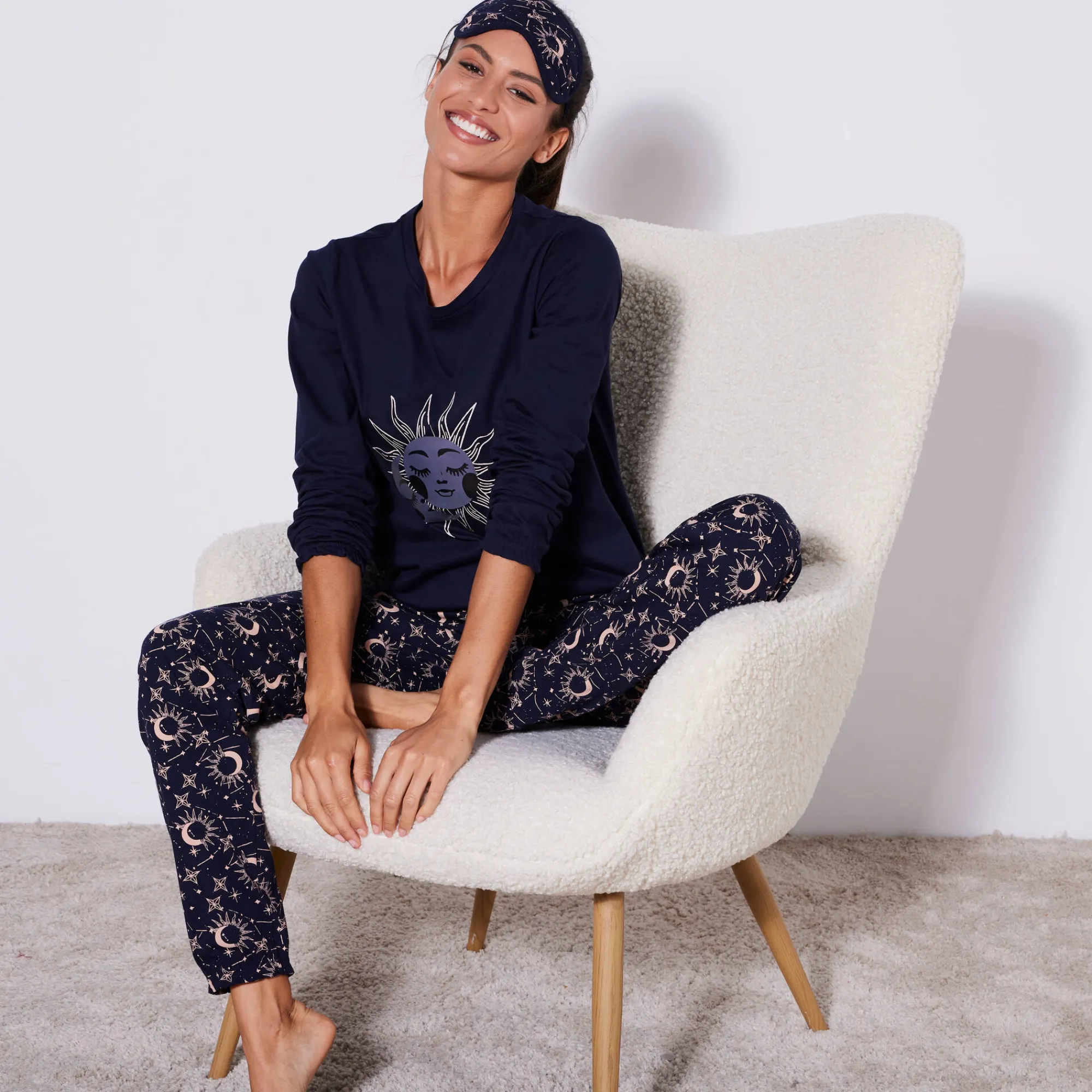 Pyjama<Blancheporte Pyjama met lange mouwen en "Sterren" print, met gratis slaapmasker marine