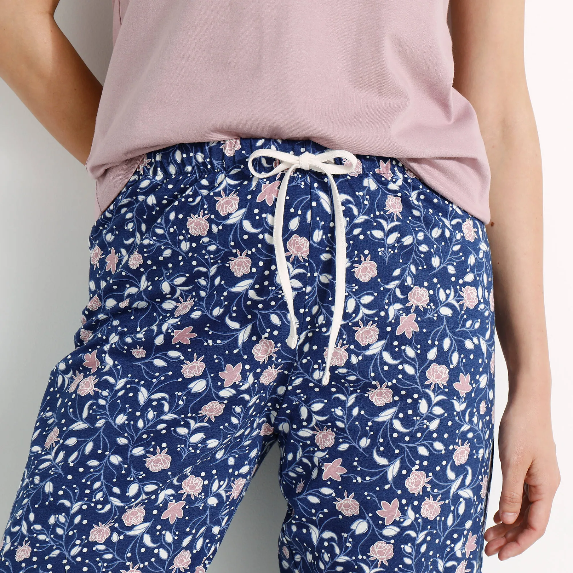 Pyjama<Blancheporte 3/4-pyjamabroek in katoen met bloemenprint marine / mauve
