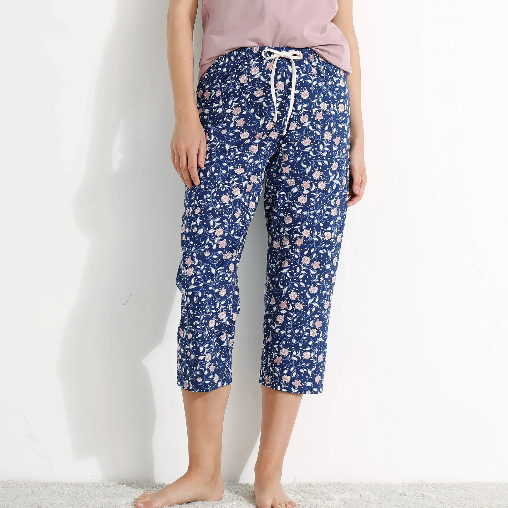 Pyjama<Blancheporte 3/4-pyjamabroek in katoen met bloemenprint marine / mauve