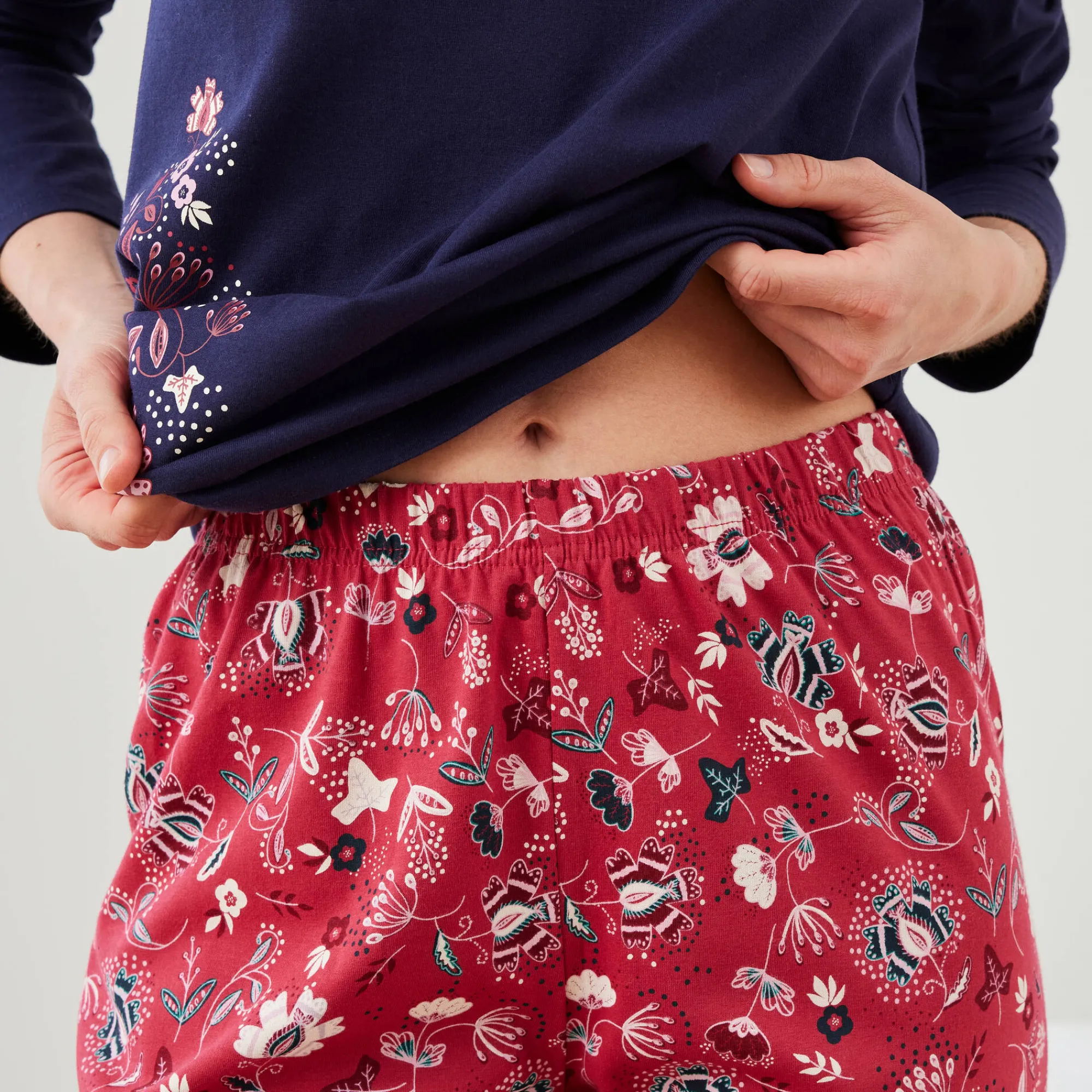 Pyjama<Blancheporte Pyjamabroek met bloemenprint rood / marine