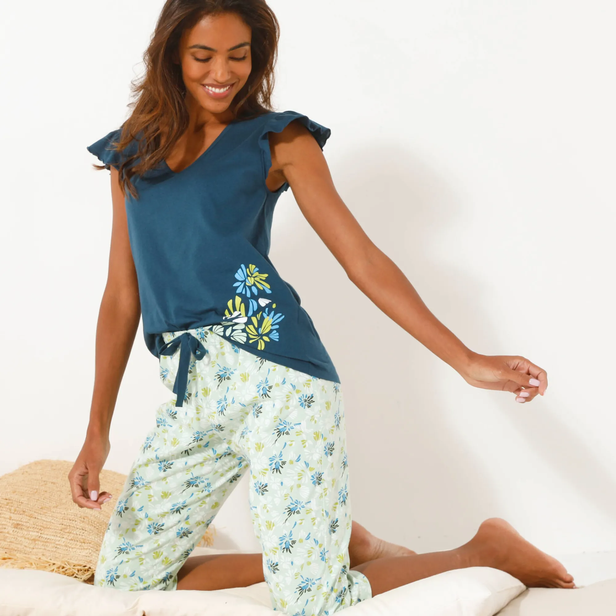 Pyjama<Blancheporte Pyjamashirt met korte mouwen en geplaatste bloemblaadjesprint donkerblauw