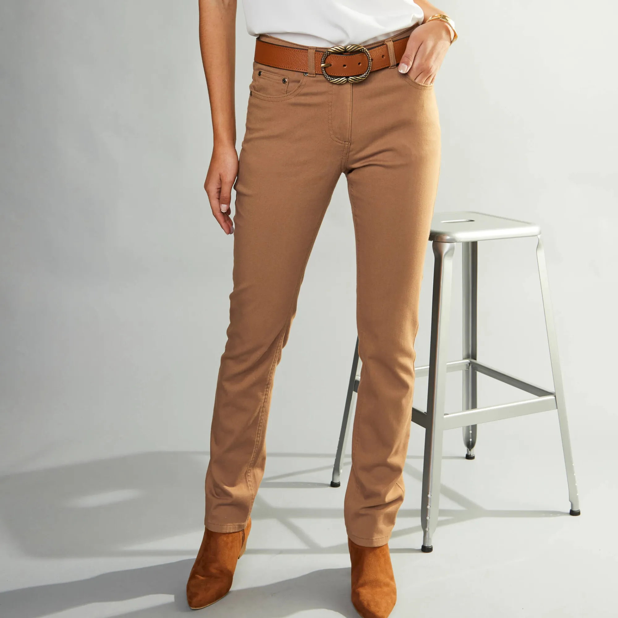 Broek<Colors&Co Rechte stretchbroek hazelnootbruin