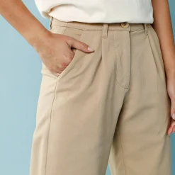 Broek<Blancheporte Ruime, rechte broek, speciaal voor kleine lengtes beige