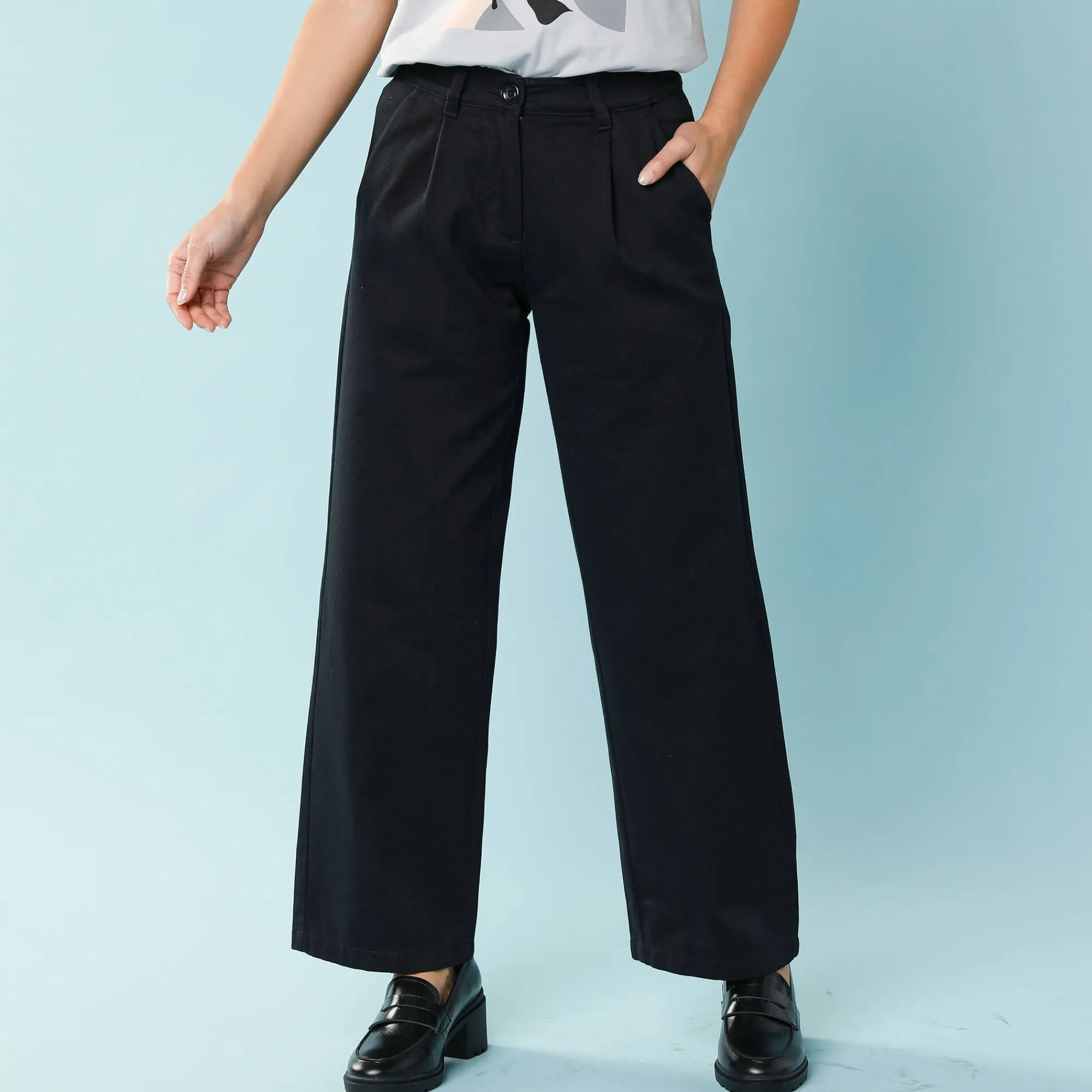 Broek<Blancheporte Ruime, rechte broek, speciaal voor kleine lengtes zwart