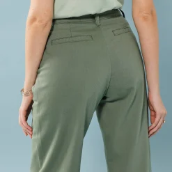 Broek<Blancheporte Ruime, rechte broek, speciaal voor kleine lengtes lindegroen