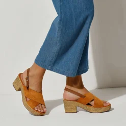 Sandalen En Espadrilles|Schoenen<Blancheporte Sandalen met sleehak en gekruist bovenwerk, karamel