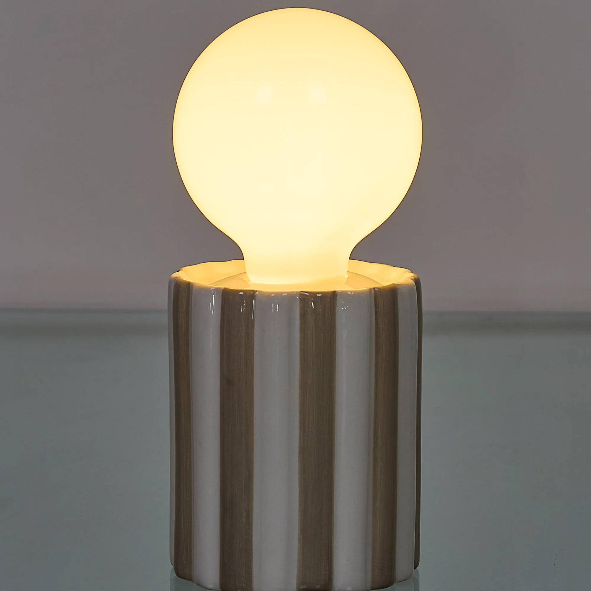 Decoratieartikel<Blancheporte Staande ledlamp in keramiek taupe / wit