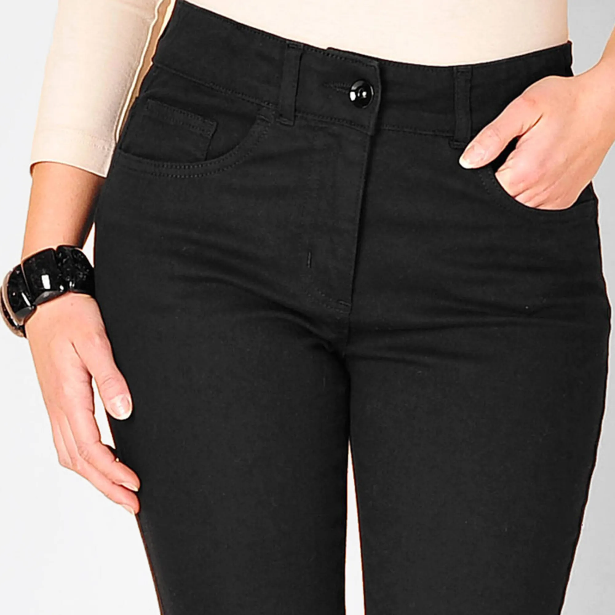 Broek<Colors&Co Steungevende broek voor kleine lengte, binnenpijplengte 75 cm zwart