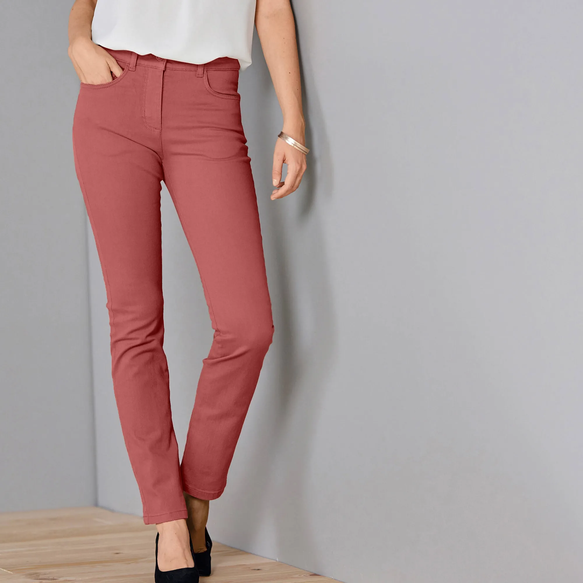 Broek<Colors&Co Steungevende broek voor kleine lengte, binnenpijplengte 75 cm terracotta