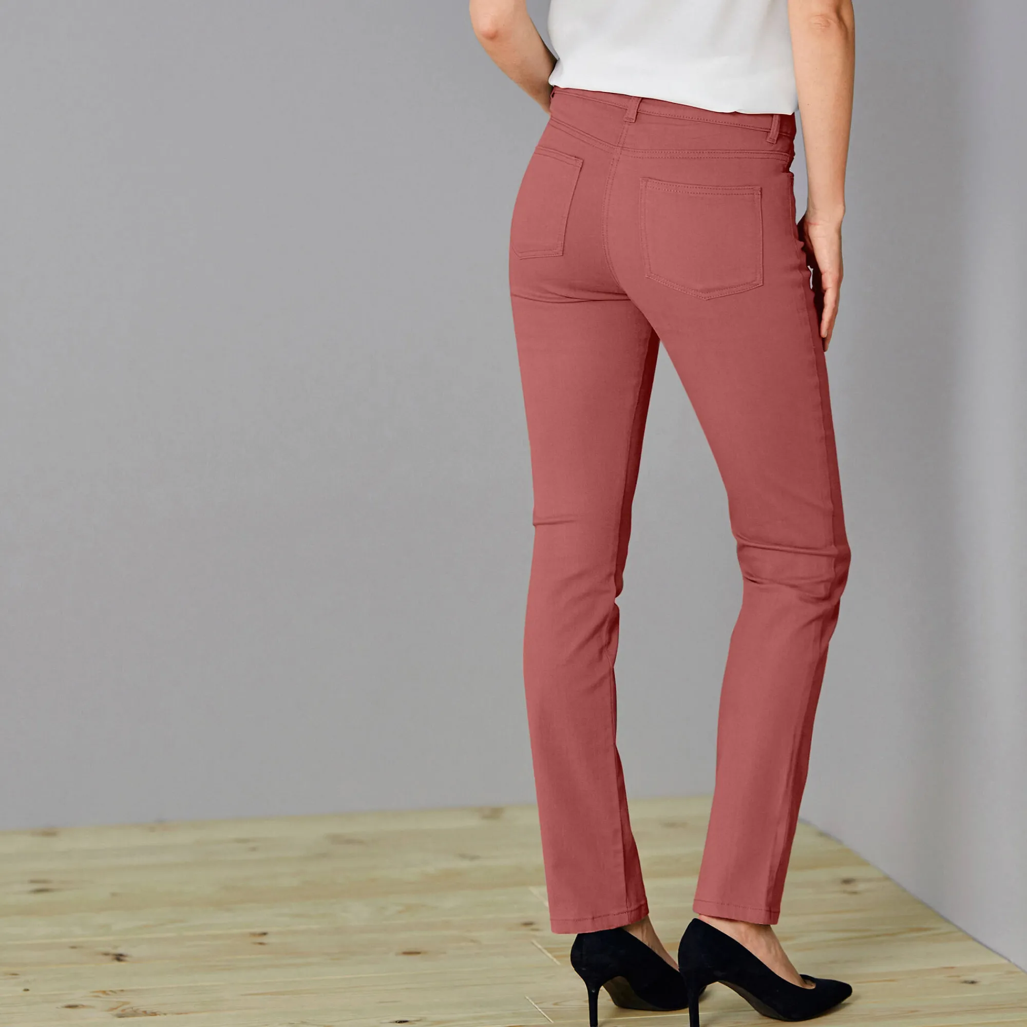 Broek<Colors&Co Steungevende broek voor kleine lengte, binnenpijplengte 75 cm terracotta