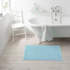 Badmatje<Blancheporte Tapijt met Griekse sierrand, standaard kwaliteit watergroen