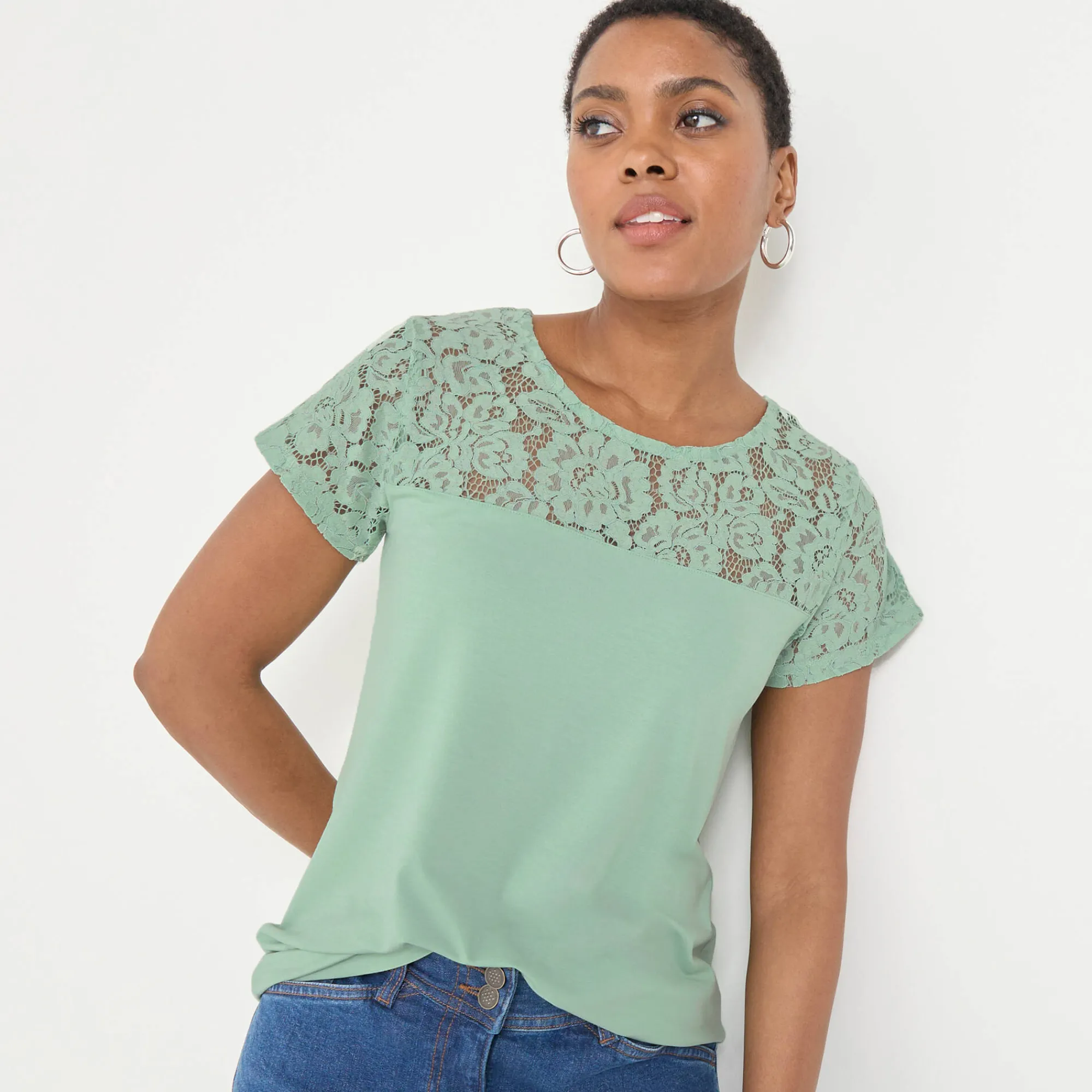 T-Shirt En Topje<Blancheporte T-shirt met korte mouwen in kant amandel groen