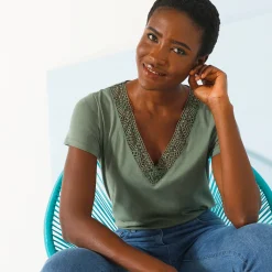 T-Shirt En Topje<Blancheporte T-shirt met V-hals in kant kaki